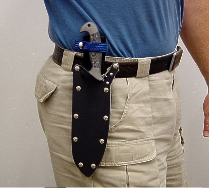 Wearing the locking knife sheath belt loop extender